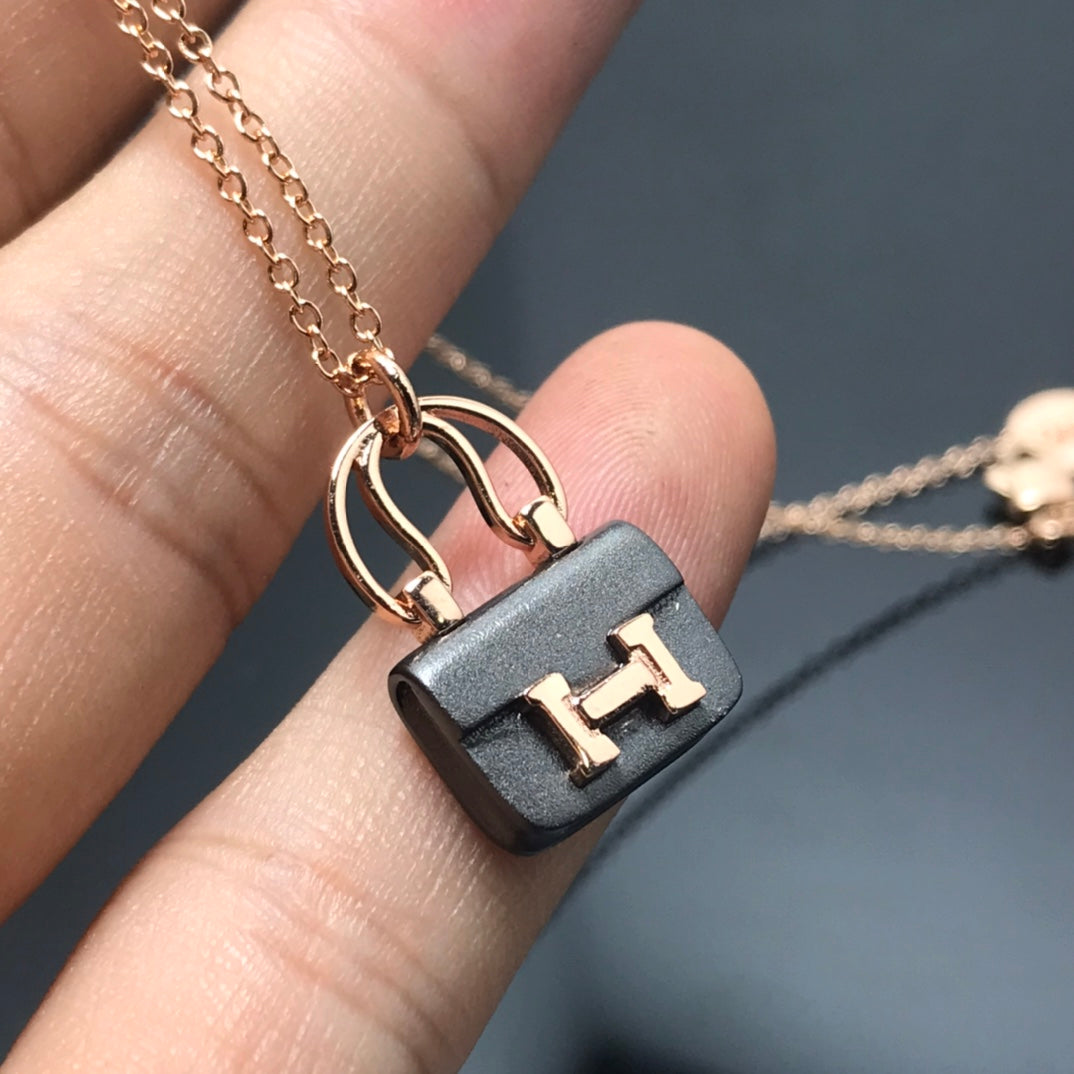 [Legendary Jewelrys]WOMEN'S HM AMULETTES CONSTANCE PENDANT NECKLACE