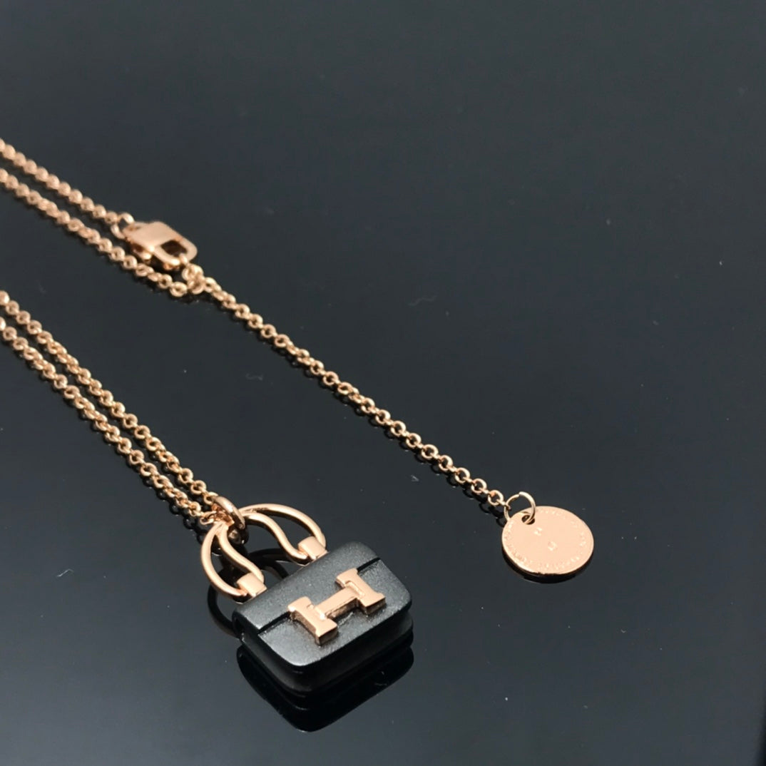 [Legendary Jewelrys]WOMEN'S HM AMULETTES CONSTANCE PENDANT NECKLACE